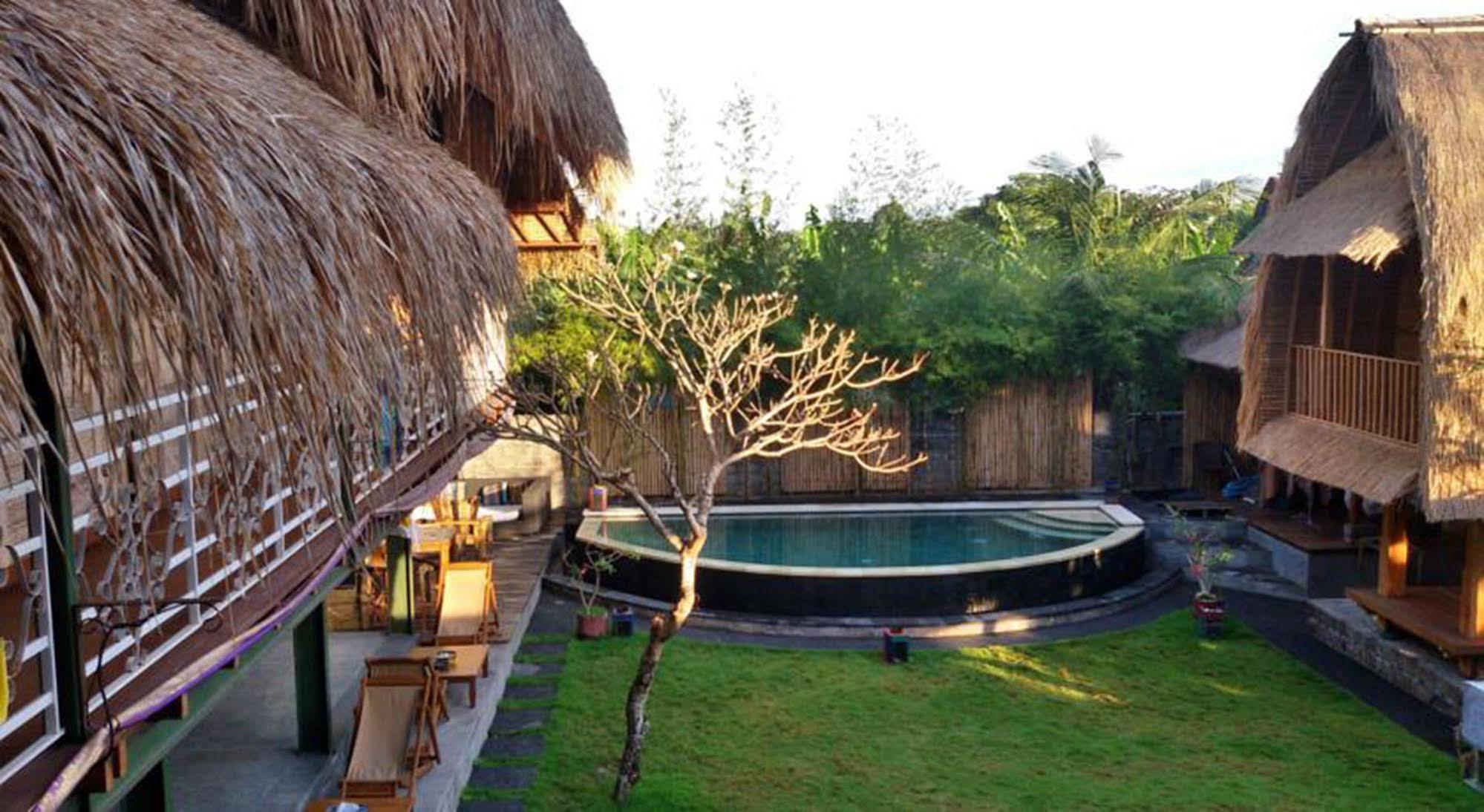 Da Housetel Kuta Vandrarhem Kuta Lombok Exteriör bild